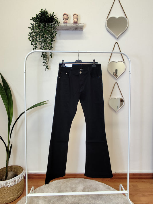 Jeans zampa elasticizzato