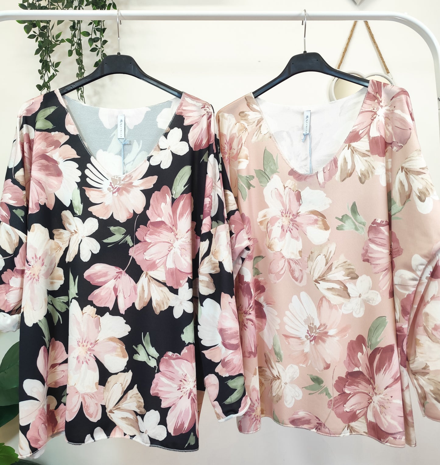 Maglia basic stampa floreale