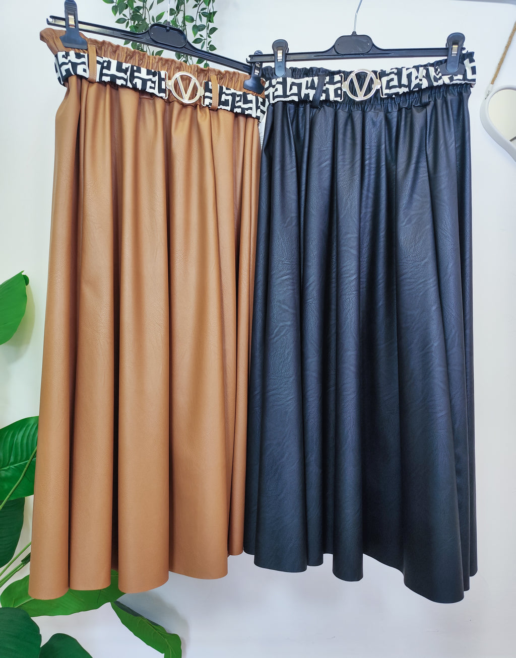 Gonna curvy lunga in ecopelle