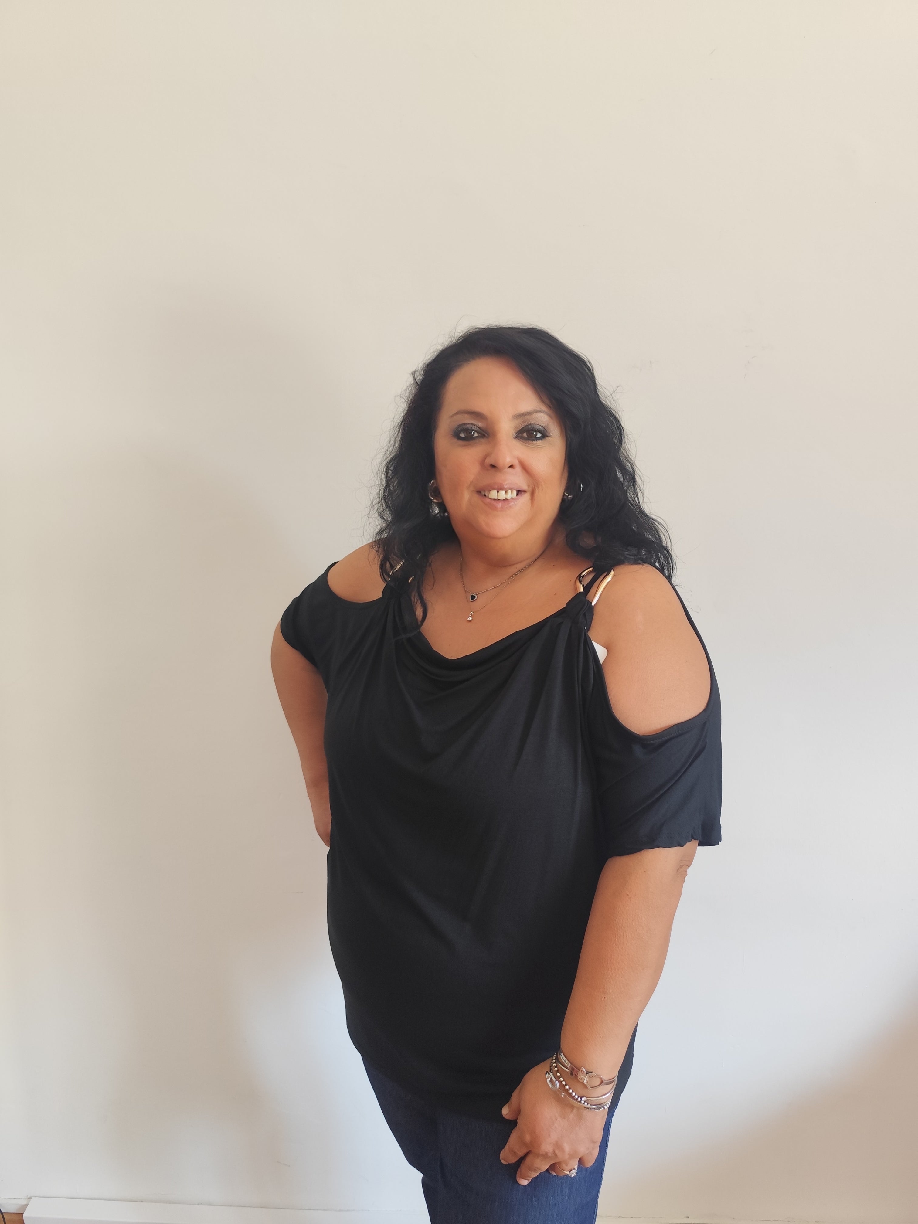 Maglia curvy buco spalle.