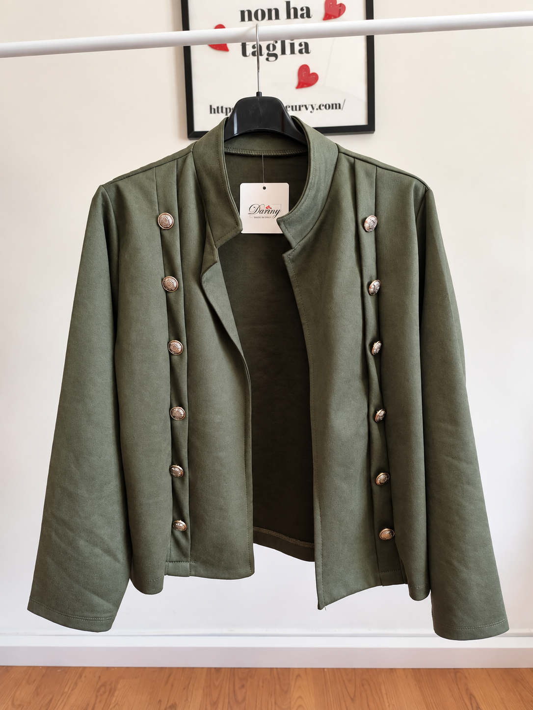 Giacca Blazer Iconic – Bottoni Gioiello ✨