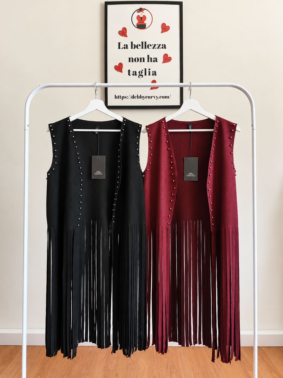 Gilet curvy scamosciato con frange e borchiette