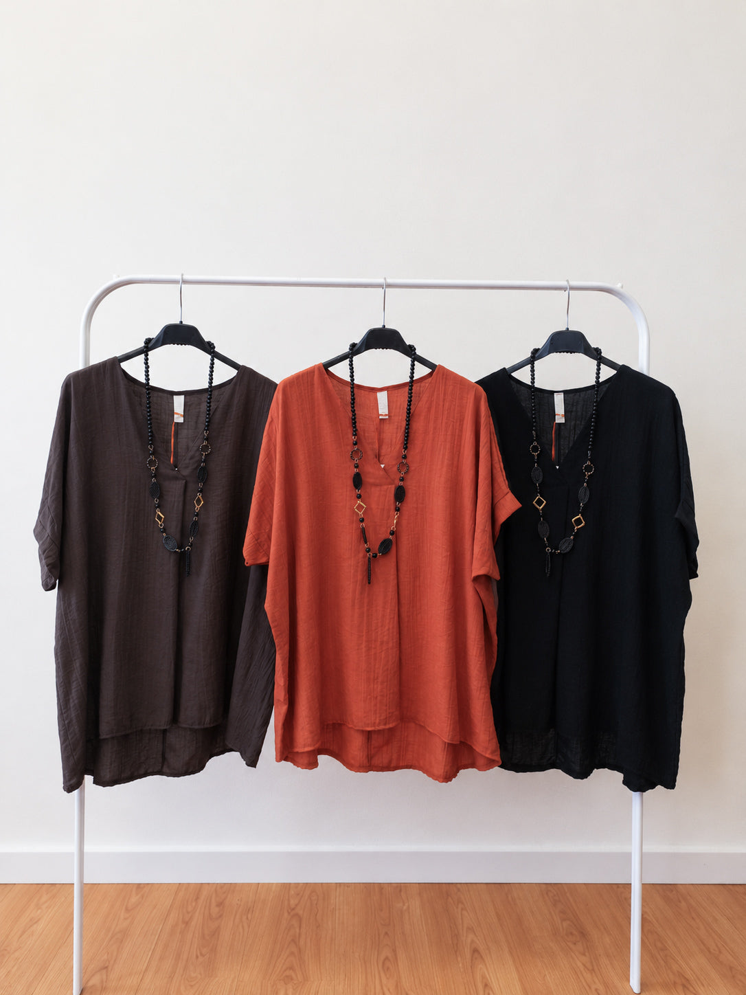 Casacca Curvy V-Neck con Collana