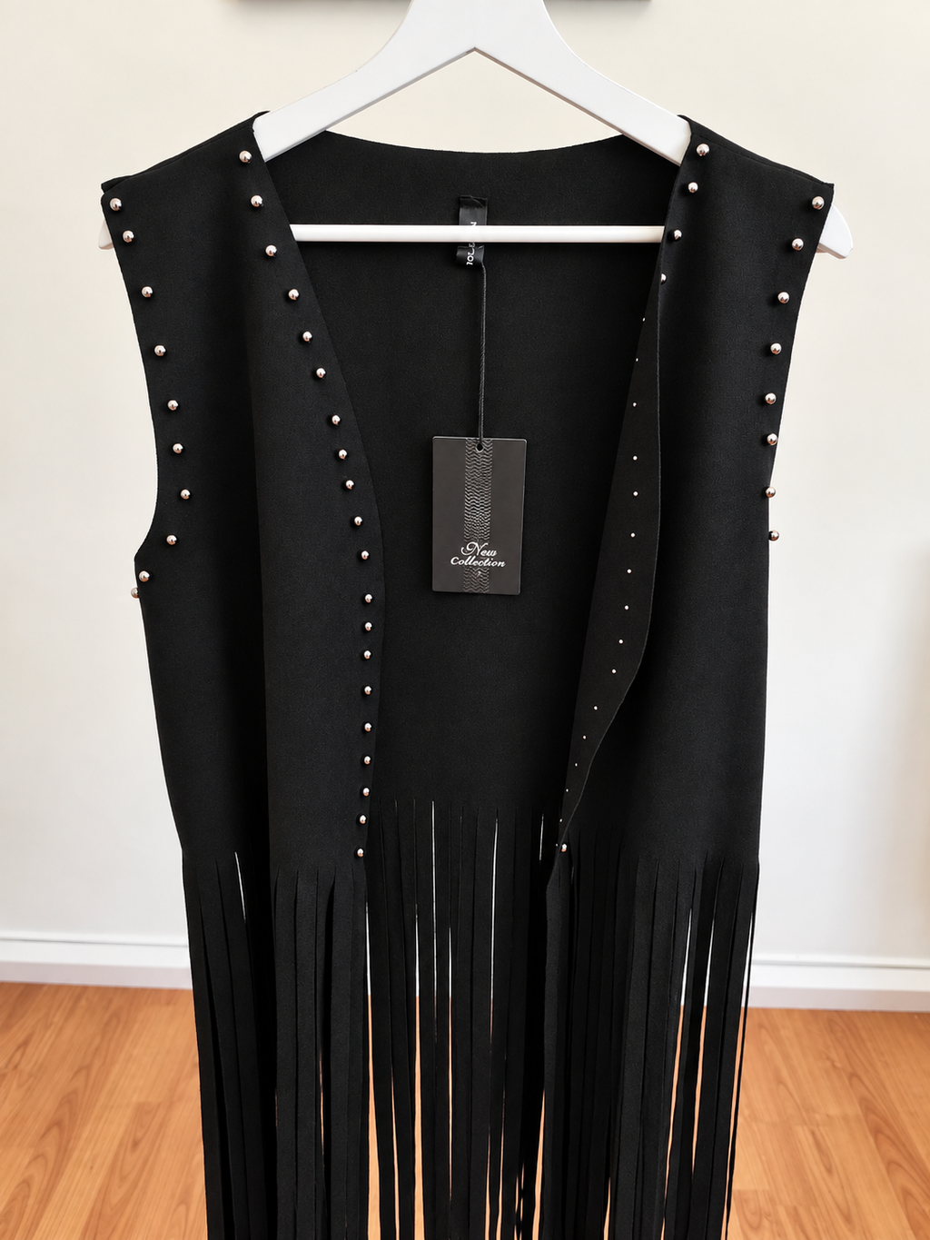 Gilet curvy scamosciato con frange e borchiette