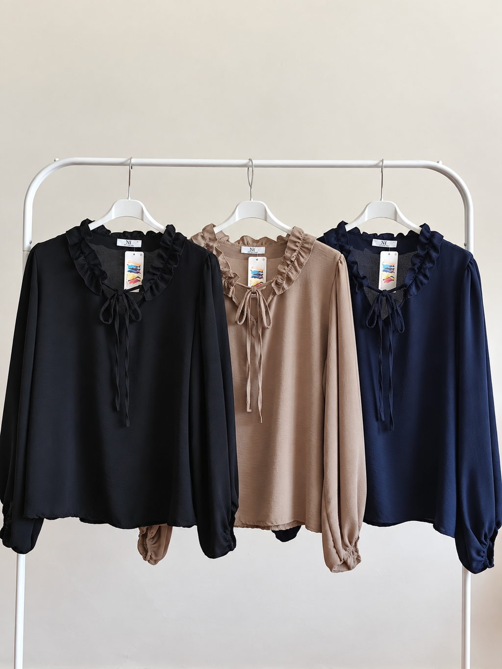 Blusa romantica con fiocchetto