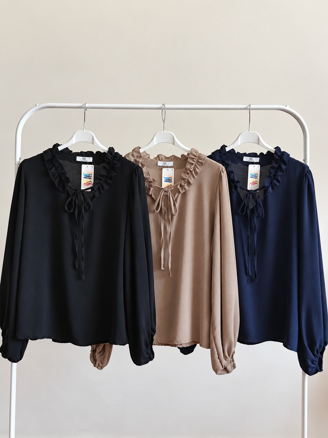Blusa romantica con fiocchetto