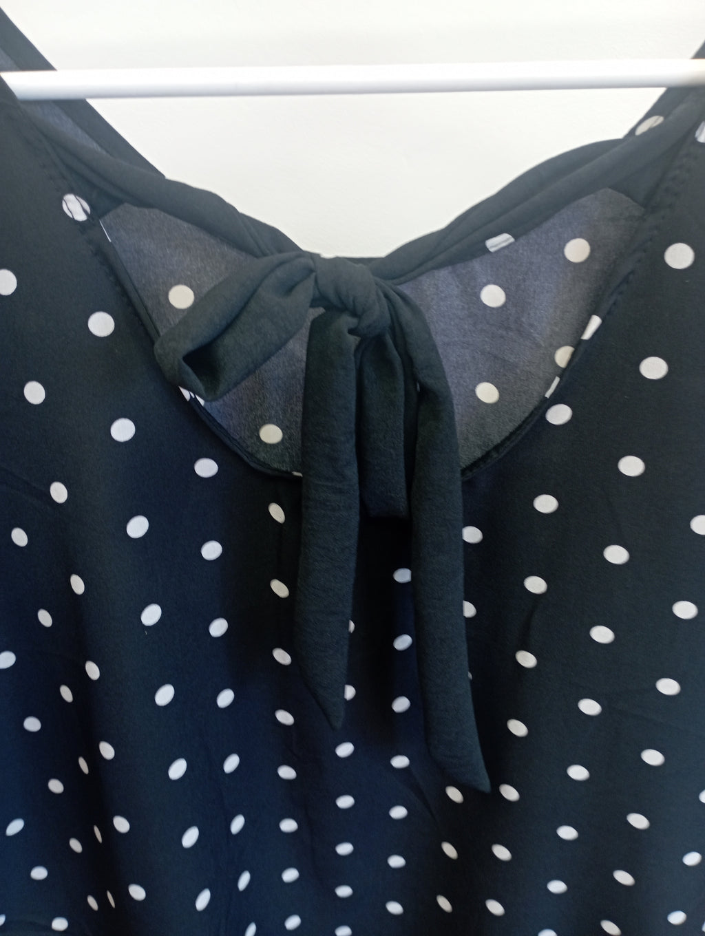 Blusa pois con fiocchetto dietro