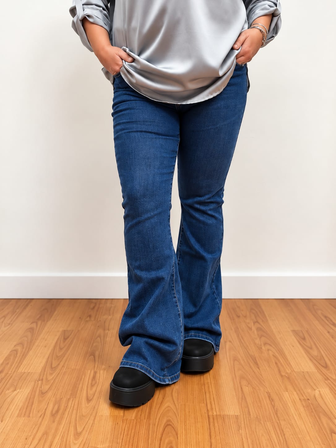 Jeans curvy zampa elasticizzati